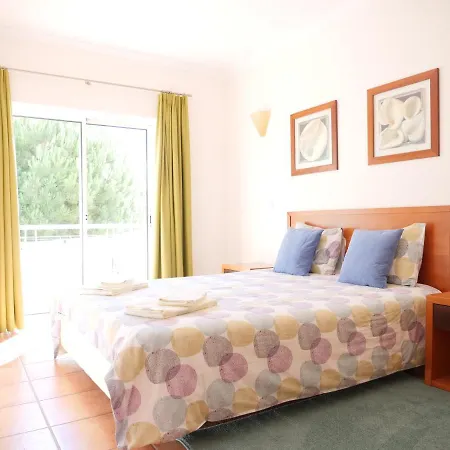 Large Penthouse Near Porto De Mos With Magnificent Views In Lägenhet