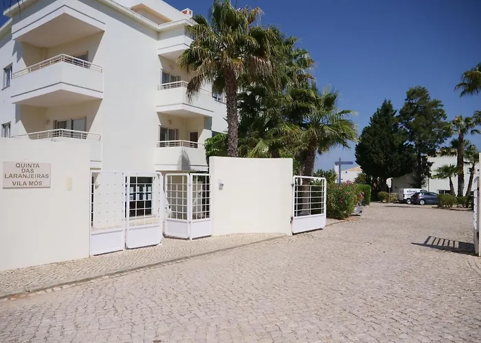 Апартаменты Large Penthouse Near Porto De Mos With Magnificent Views In Лагуш